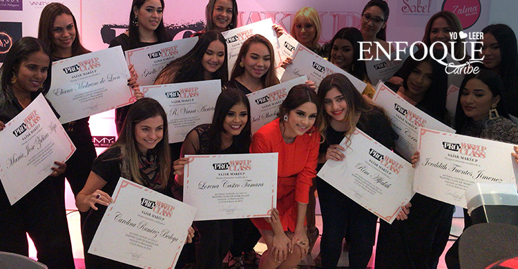 PRO MAKEUP CLASS: SAJAR HAY DESLUMBRA CON SU ESTILO ÚNICO EN TÉCNICA  DE OJOS