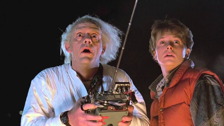 SERIES Y PELÍCULAS QUE TIENEN UNA SINGULARIDAD EN EL TIEMPO SERIES Y PELÍCULAS QUE TIENEN UNA SINGULARIDAD EN EL TIEMPO