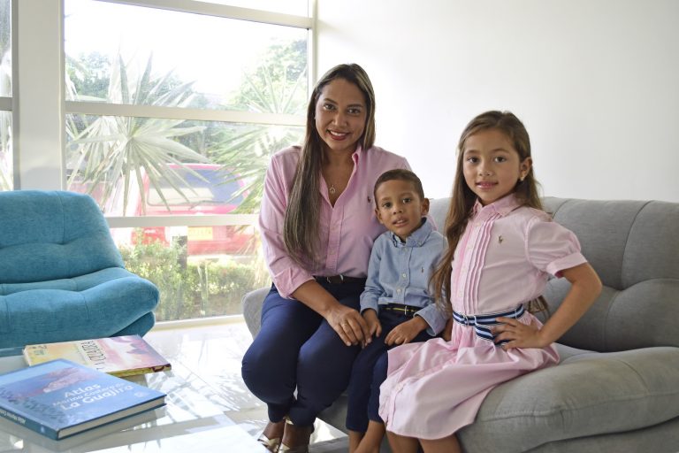TEXEIRA AGUILAR: UNA MAMÁ QUE INCULCA VOCACIÓN POR LA GUAJIRA EN SUS HIJOS