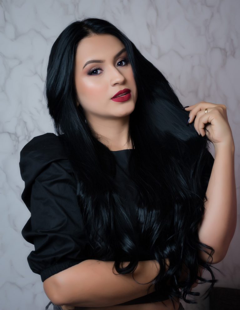 ALEXANDRA ORTIZ : Maquilladora profesional