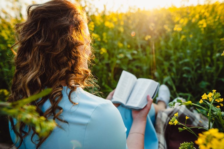 5 RAZONES PARA EMPEZAR A LEER TU BIBLIA HOY